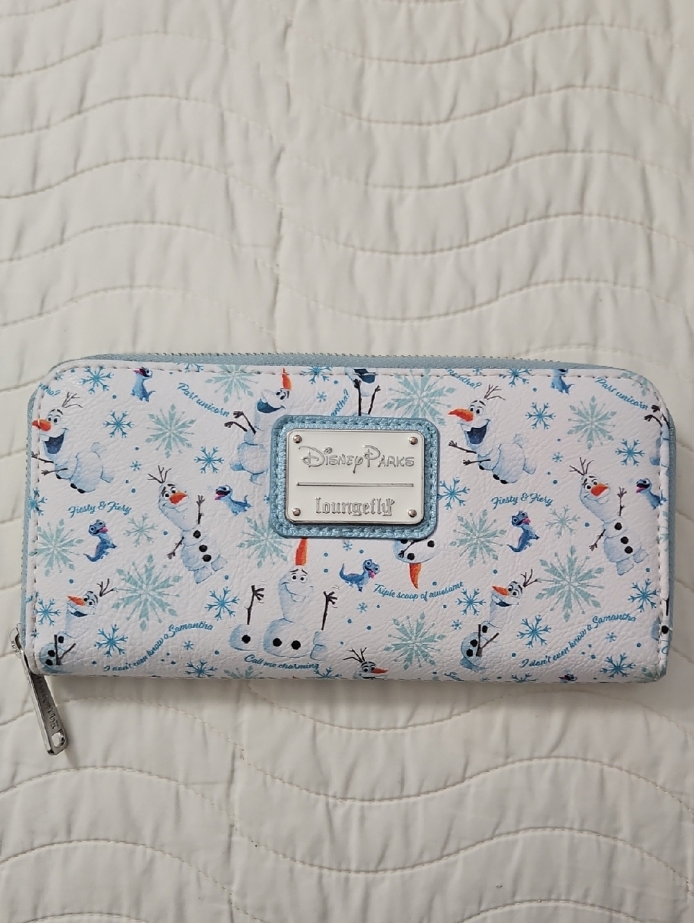 Loungefly White & Light Blue Disney Parks Olaf Zip Wallet